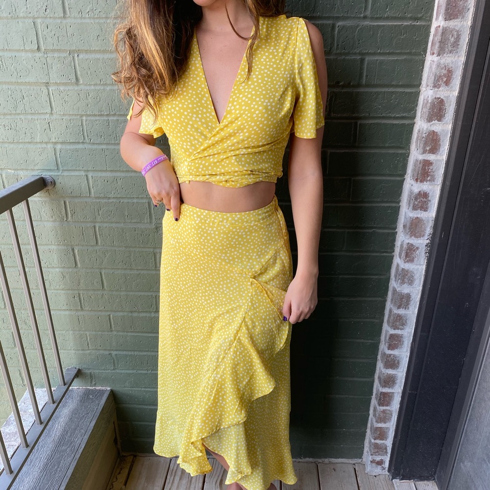 Lulus yellow maxi set